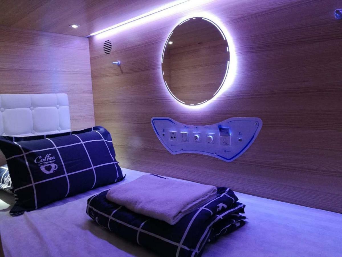 Capsulepod@Aljunied Pansiyon Singapur Dış mekan fotoğraf